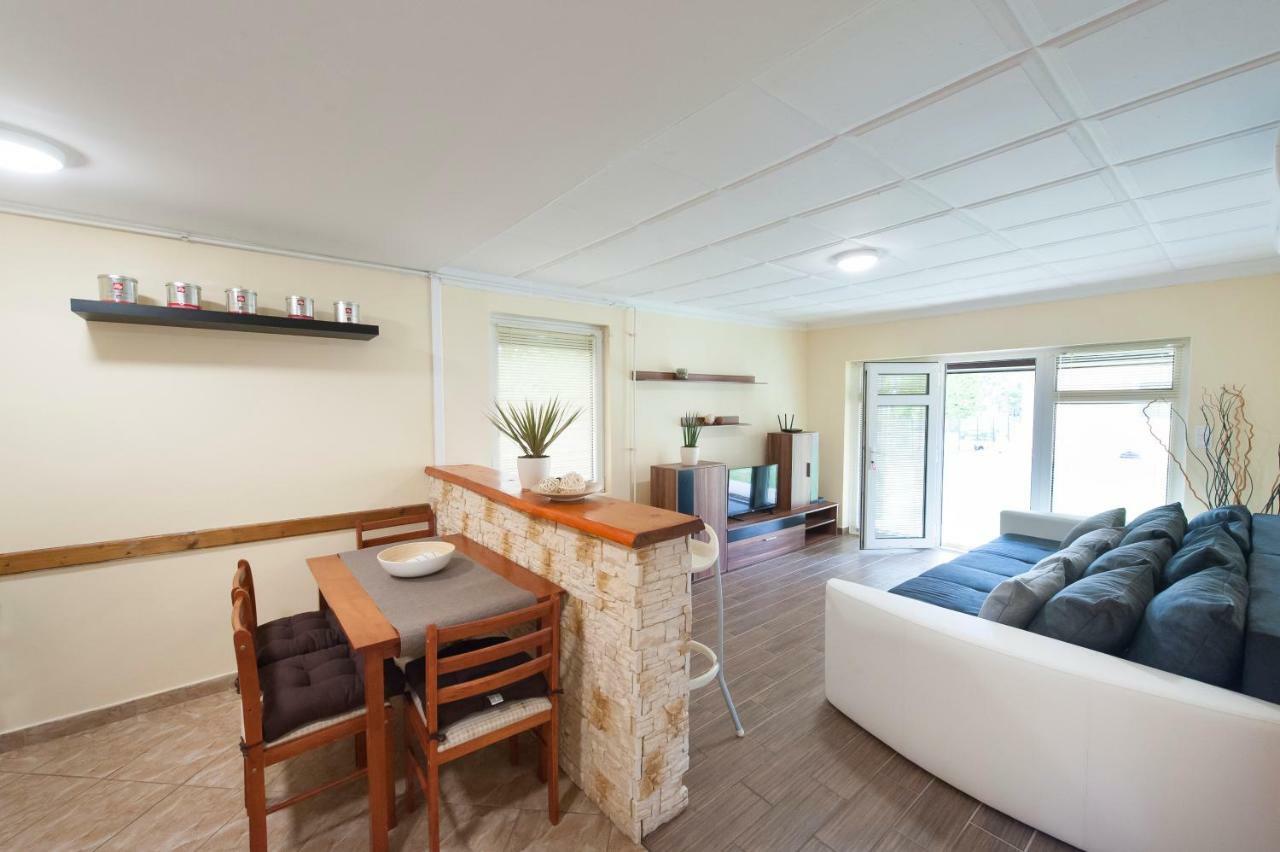 Bier-Lak Apartman House 71 Balatonlelle Eksteriør billede