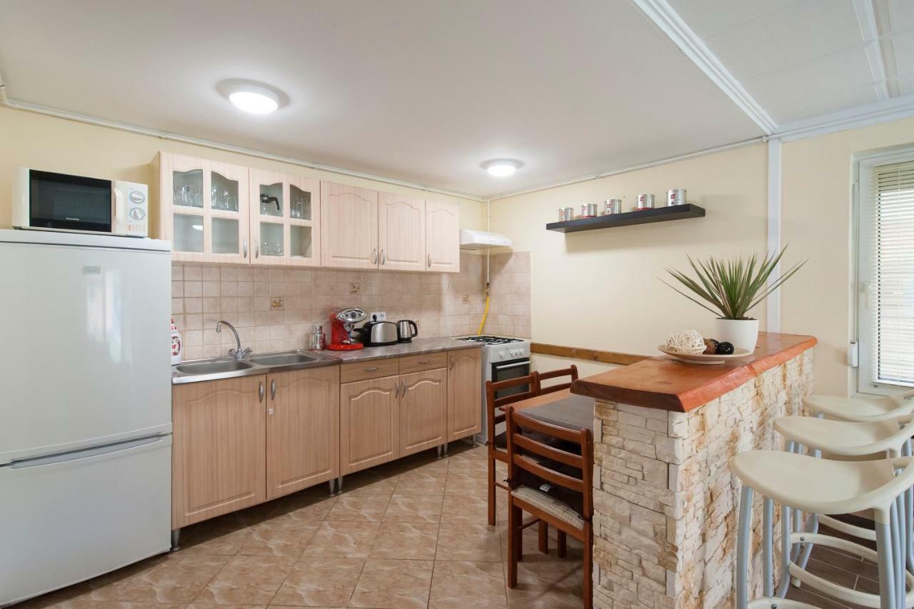 Bier-Lak Apartman House 71 Balatonlelle Eksteriør billede