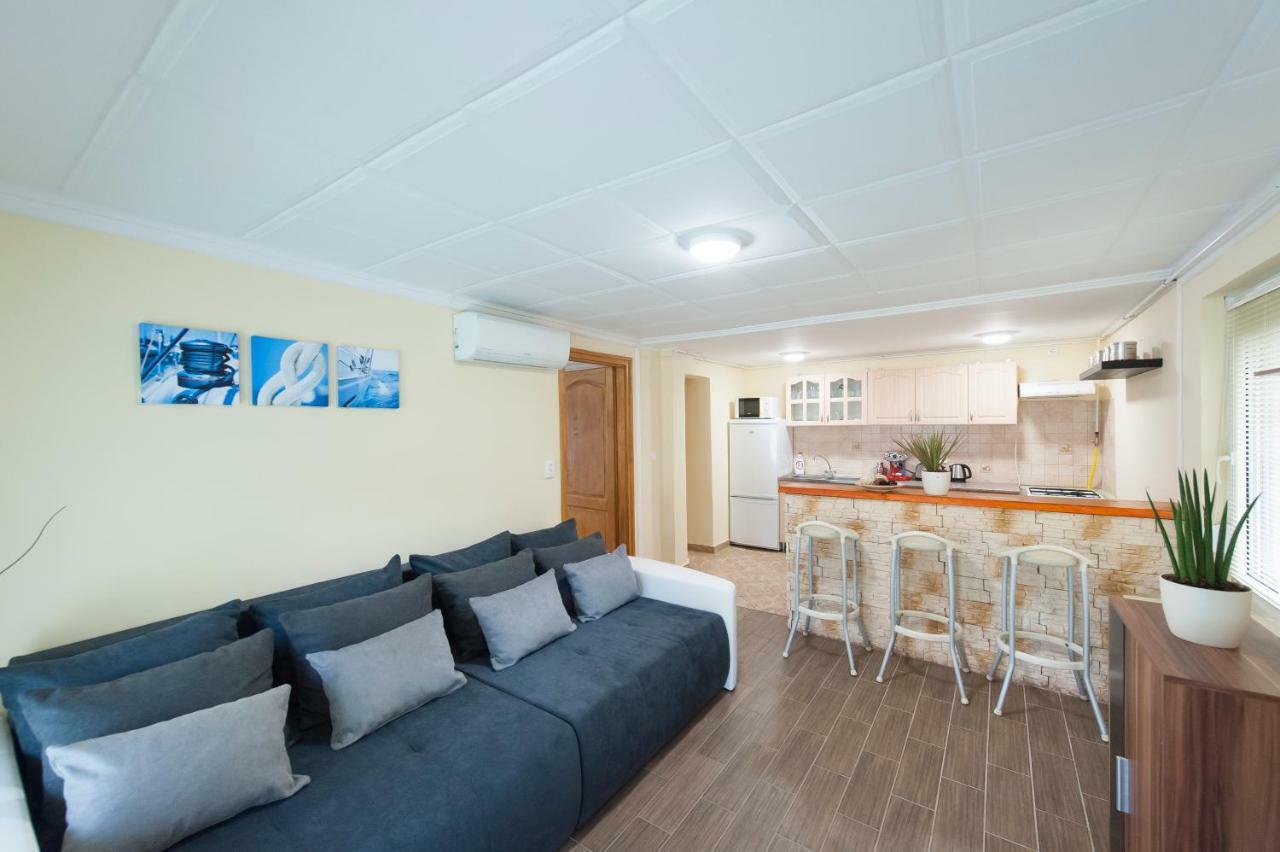 Bier-Lak Apartman House 71 Balatonlelle Eksteriør billede